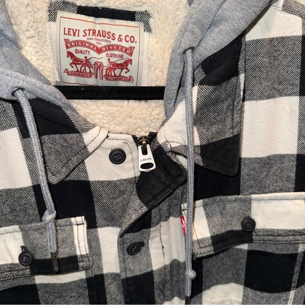 Levi's Black and White Plaid Hooded Flannel Jacket - Picture 4 of 8
